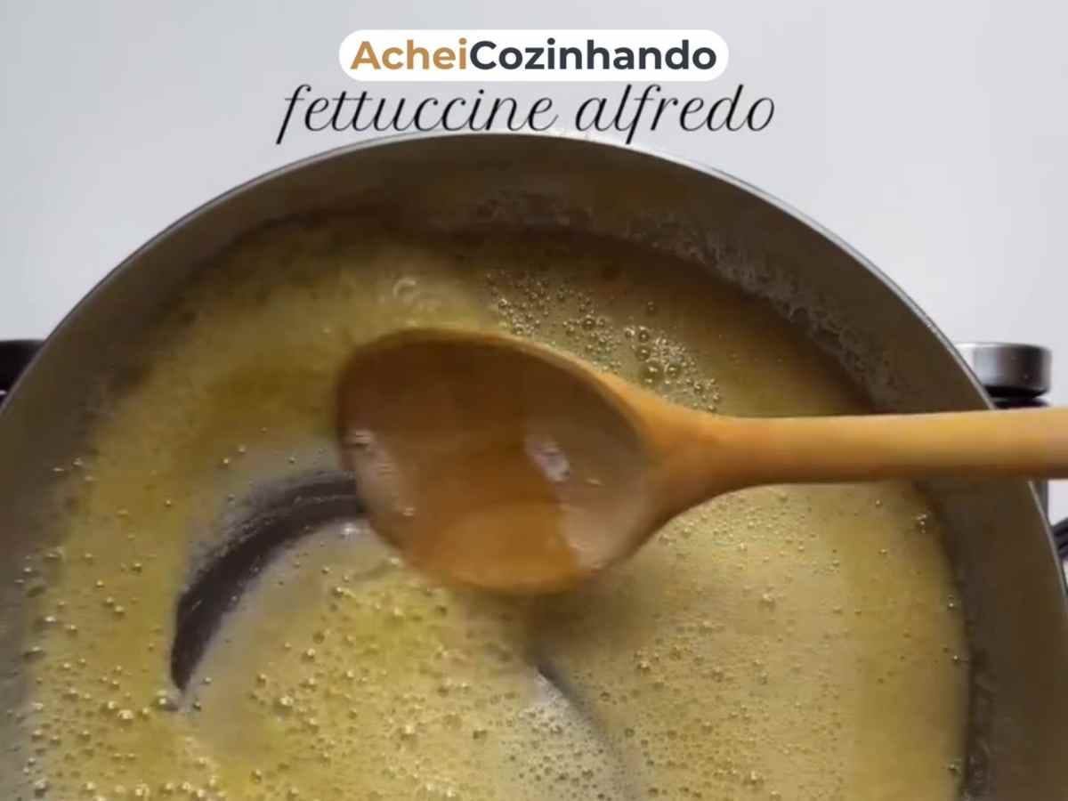 Fettuccine Alfredo: O Segredo do Molho Sedoso que os Restaurantes não Contam Fettuccine Alfredo: O Segredo do Molho Sedoso que os Restaurantes não Contam