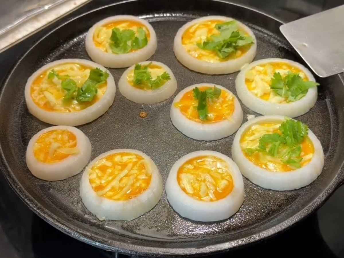 Café da Manhã Especial com menos de 10 reais: Ovos em Anéis de Cebola Ovos em Anéis de Cebola